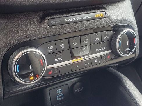 Used 2022 Ford Escape SE w/ SE Sport Appearance Package FWD image 18