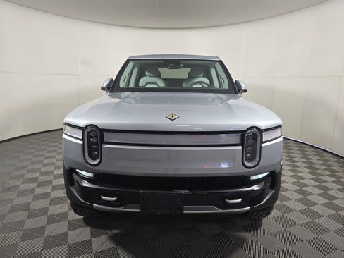 Used 2023 Rivian R1T Launch Edition image 8