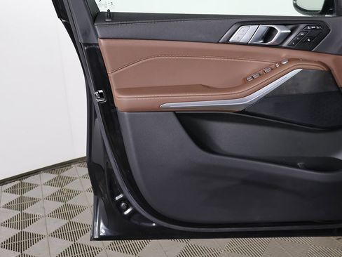 Used 2022 BMW X7 xDrive40i w/ M Sport Package image 21