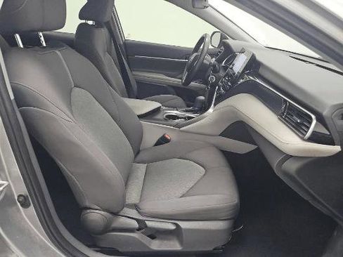 Used 2022 Toyota Camry LE image 17