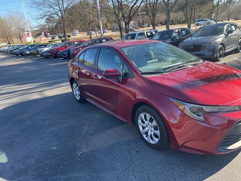 Used 2023 Toyota Corolla LE image 9