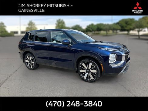 New 2025 Mitsubishi Outlander SE image 1