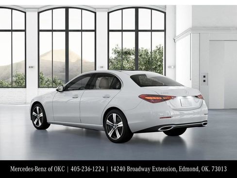 Used 2025 Mercedes-Benz C 300 4MATIC Sedan image 29
