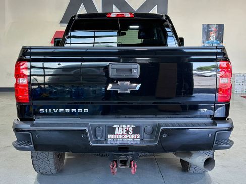 Used 2017 Chevrolet Silverado 2500 LT w/ Midnight Edition AWD/4WD image 5