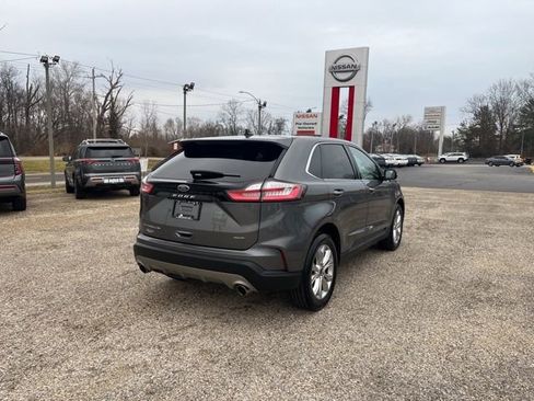 Used 2023 Ford Edge Titanium image 3