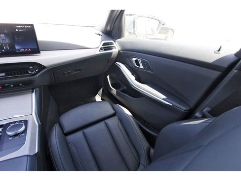 Used 2025 BMW 330i xDrive Sedan image 10