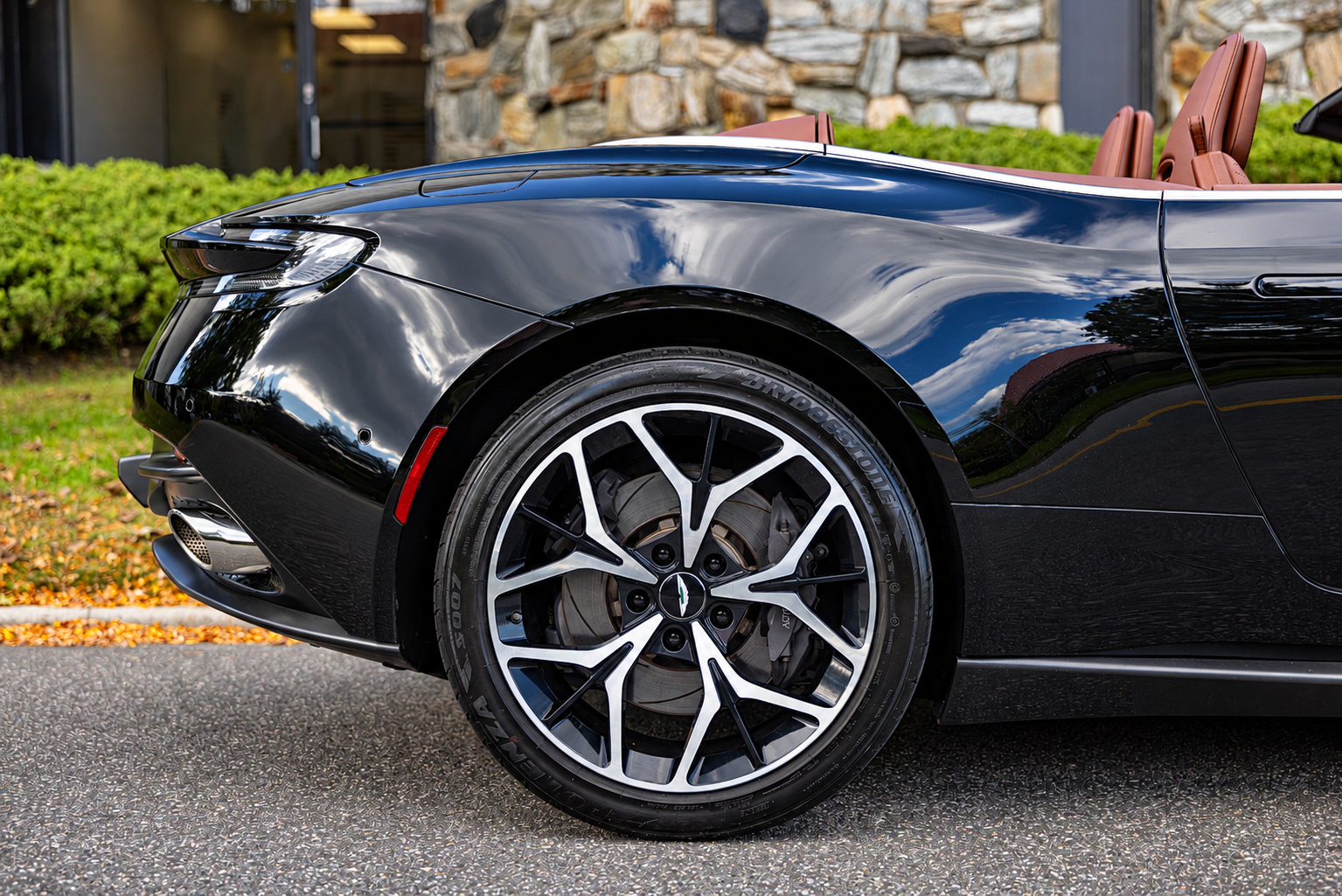 Used 2019 Aston Martin DB11 Volante RWD image 20