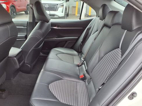 Used 2022 Toyota Camry SE w/ Carpet Mat Package (TMS) FWD image 19