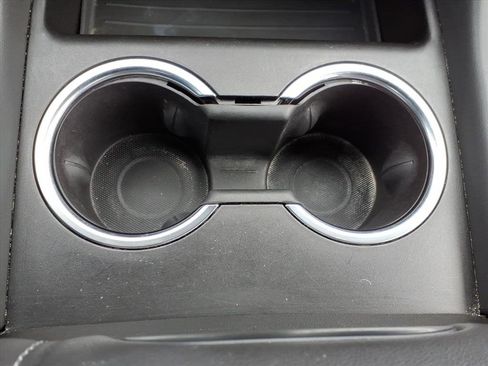 Used 2023 GMC Yukon SLE image 27