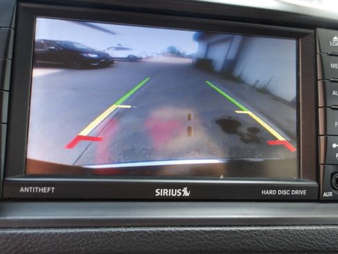 Used 2014 Chrysler Town & Country Touring-L w/ Driver Convenience Group FWD image 5