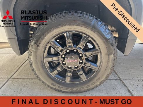 Used 2025 GMC Sierra 2500 AT4 AWD/4WD image 7