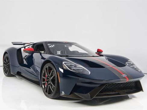 Used 2020 Ford GT Carbon Series RWD image 2