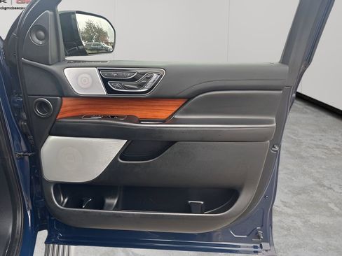 Used 2019 Lincoln Navigator L Reserve image 13