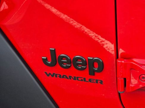 Used 2021 Jeep Wrangler Sport AWD/4WD image 10
