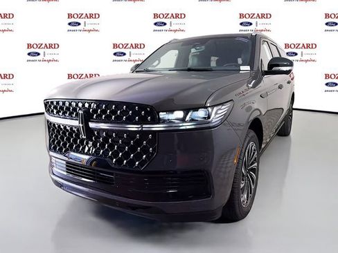 New 2026 Lincoln Navigator L Black Label AWD/4WD image 3