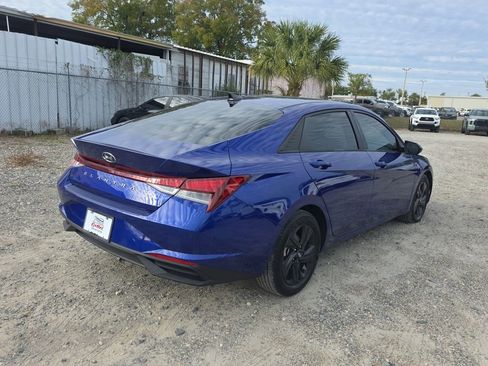 Used 2022 Hyundai Elantra SEL image 3