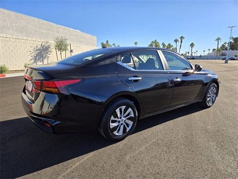 Used 2025 Nissan Altima 2.5 S image 4