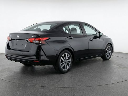 Used 2025 Nissan Versa SV image 9