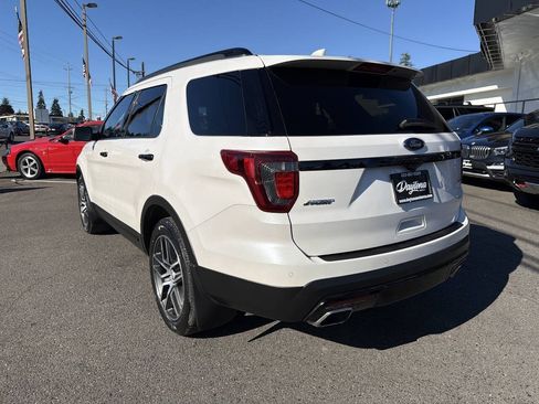 Used 2017 Ford Explorer Sport w/ Equipment Group 401A AWD/4WD image 3