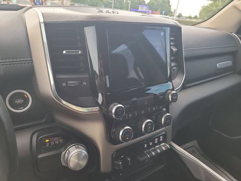 Used 2019 RAM 1500 Laramie RWD image 18