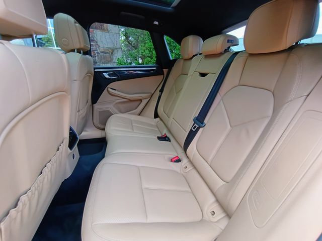 Used 2018 Porsche Macan AWD/4WD image 67