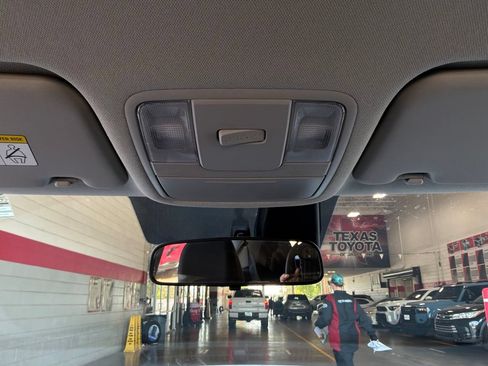 Used 2025 Kia Soul LX w/ LX Technology Package FWD image 14