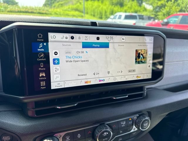 New 2026 Jeep Gladiator Sport AWD/4WD image 17