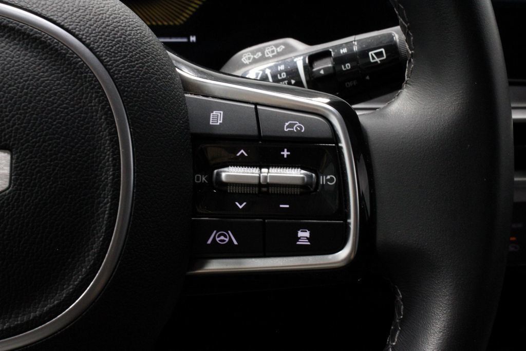 Used 2024 Kia Sorento S FWD image 30