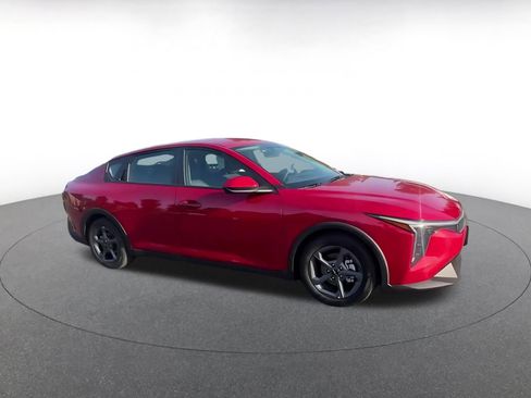Used 2025 Kia K4 FWD image 2