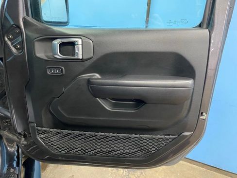 Used 2020 Jeep Wrangler Sport image 43