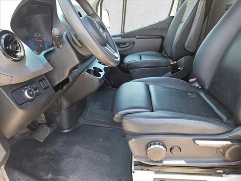 Used 2022 Mercedes-Benz Sprinter 2500 image 17