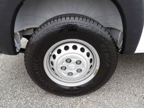 Used 2024 RAM ProMaster 2500 w/ Convenience Group FWD image 50