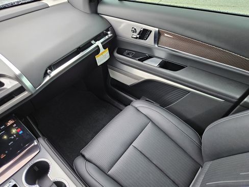 New 2026 Cadillac Vistiq Sport image 19