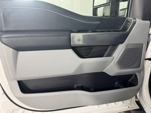 Used 2024 Ford F250 Limited w/ FX4 Off-Road Package image 9