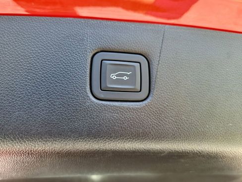 Used 2025 Chevrolet Blazer RS FWD image 9
