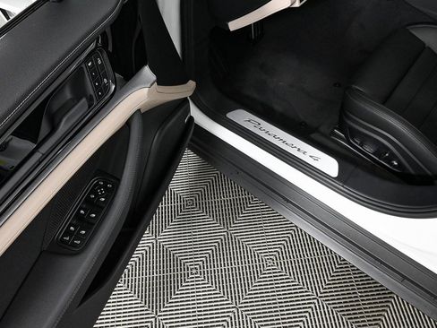 New 2025 Porsche Panamera 4 image 8