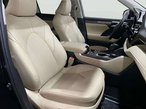 Used 2024 Toyota Highlander Limited AWD/4WD image 79