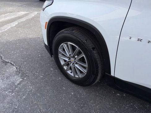 Used 2023 Chevrolet Traverse LT w/ Rear Camera Mirror Package image 26