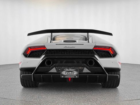 Used 2018 Lamborghini Huracan Performante AWD/4WD image 5
