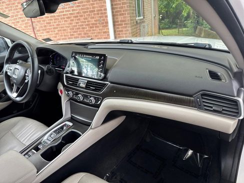 Used 2019 Honda Accord Touring image 27