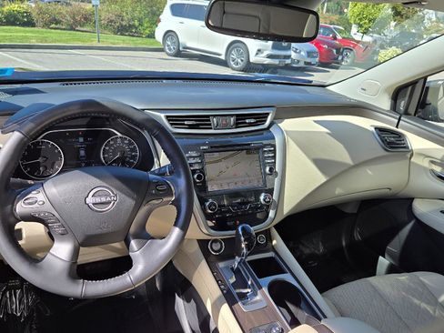 Used 2023 Nissan Murano Platinum w/ Cargo Package image 10