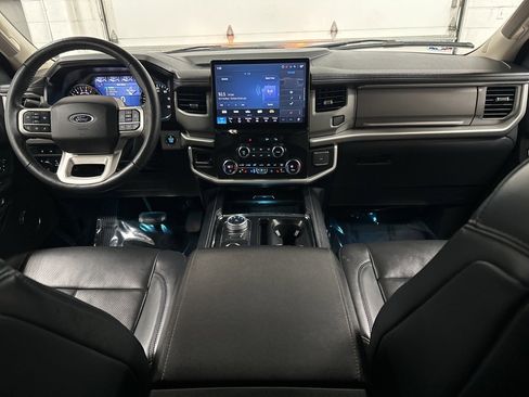 Used 2022 Ford Expedition Max XLT image 25