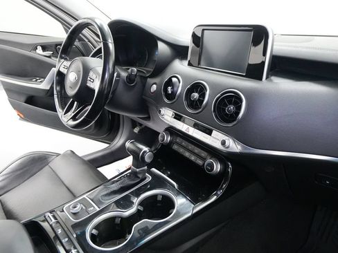 Used 2018 Kia Stinger RWD image 24
