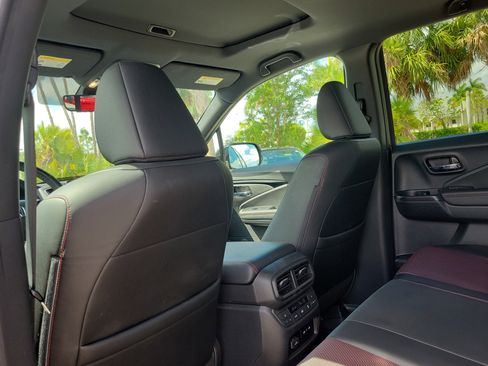 Used 2024 Honda Ridgeline Black Edition image 14