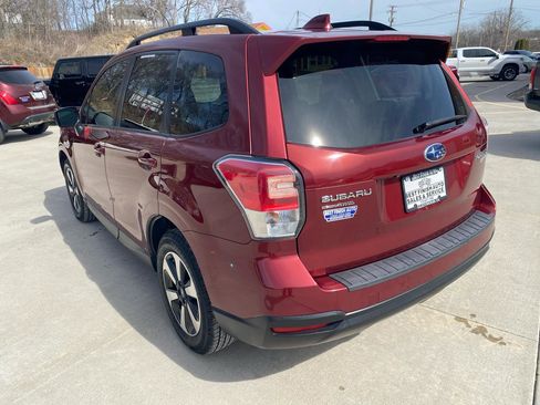 Used 2017 Subaru Forester 2.5i Premium image 8