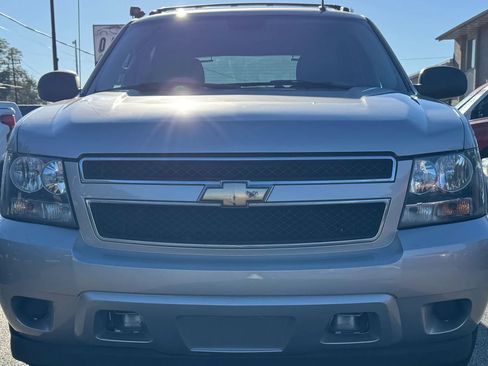 Used 2008 Chevrolet Avalanche LS AWD/4WD image 4