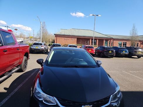 Used 2016 Chevrolet Cruze LS image 13