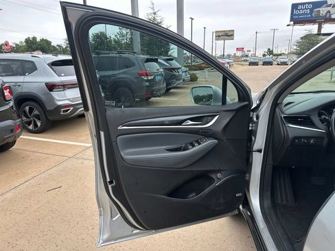 Used 2020 Buick Enclave Premium w/ Sun and Sites Package FWD image 8