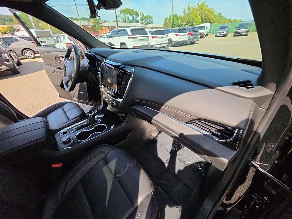 Used 2024 Chevrolet Traverse RS AWD/4WD image 32