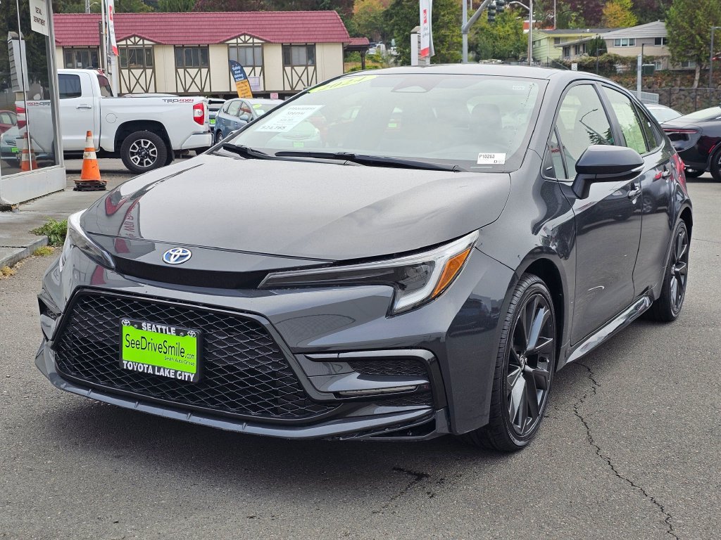 Certified 2024 Toyota Corolla SE FWD image 3